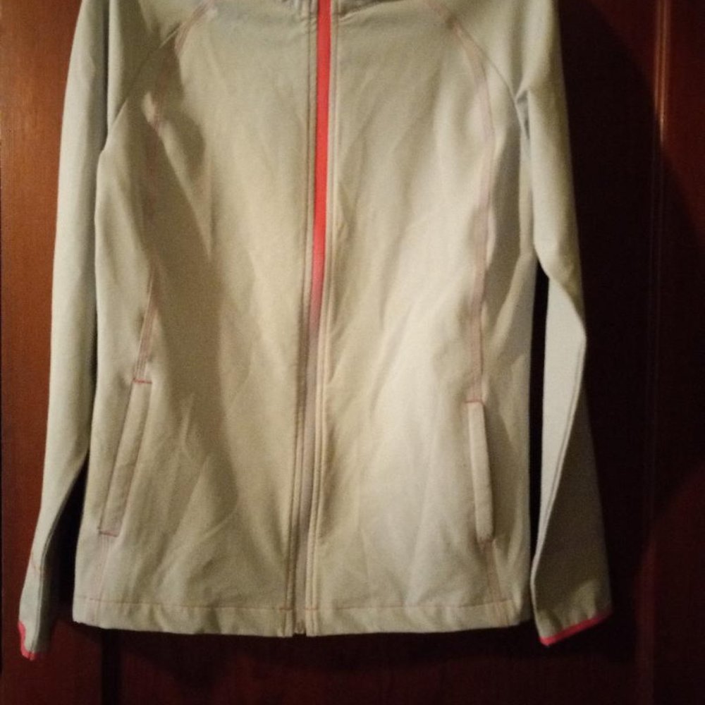 Women's Slazenger Windbreaker size M. In perfect condition.